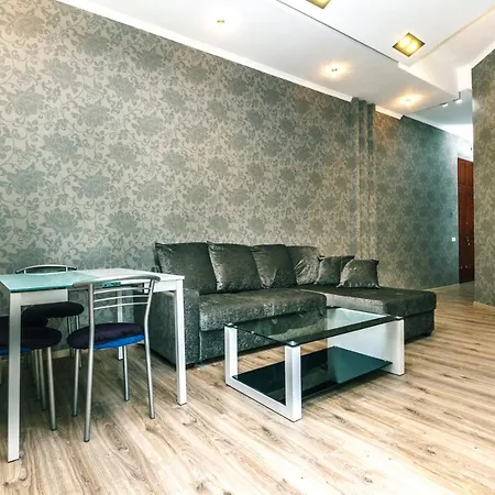 One Bedroom. 6 Zankovetskoi St. Near A Khreschatyk *